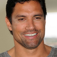 Manu Bennett