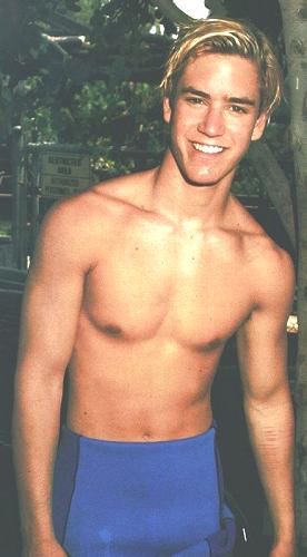 Mark-Paul Gosselaar 9 Loading...