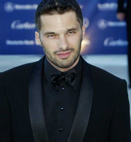 Olivier Martinez 10 Loading...