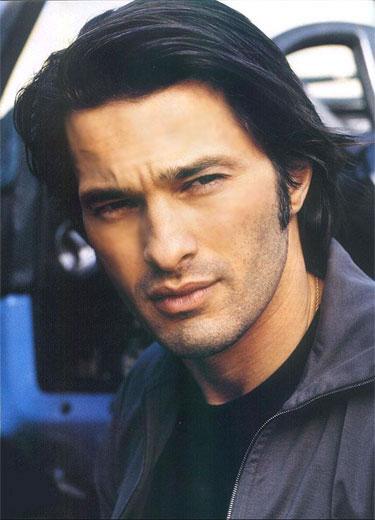 Olivier Martinez 4 Loading...