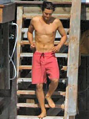 Orlando Bloom 42 Loading...