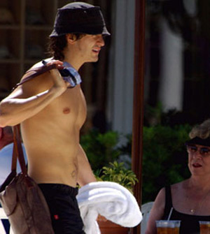 Orlando Bloom 44 Loading...
