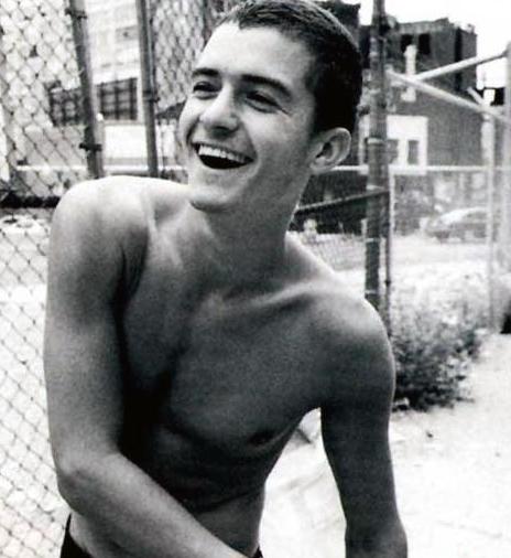 Orlando Bloom 6 Loading...