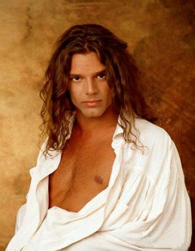 Ricky Martin 14 Loading...