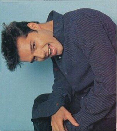 Ricky Martin 32 Loading...