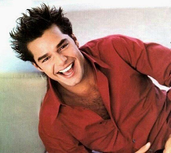 Ricky Martin 33 Loading...