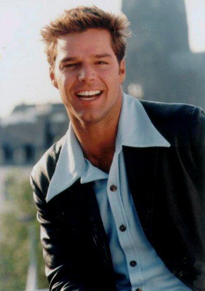 Ricky Martin 41 Loading...