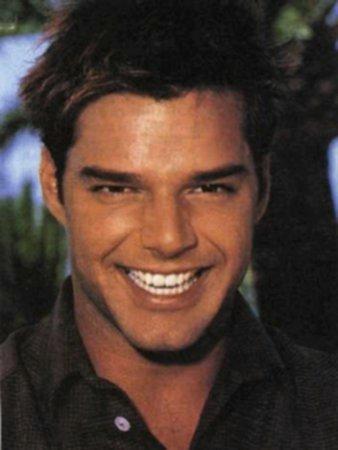 Ricky Martin 74 Loading...