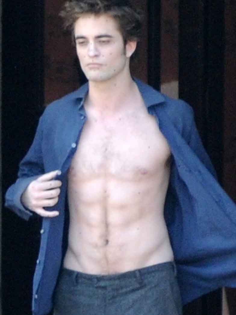 Robert Pattinson 15 Loading...