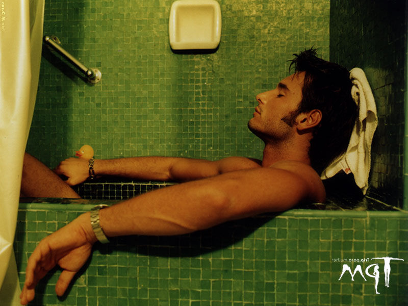 Rodrigo Santoro 12 Loading...