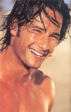 Rodrigo Santoro 4 Loading...