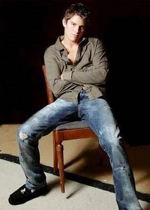 Sean Faris 4 Loading...