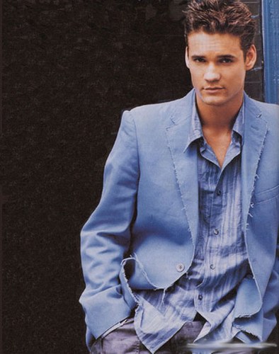 Shane West 5 Loading...