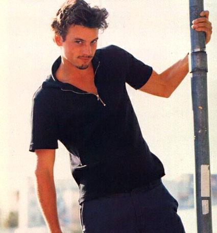 Skeet Ulrich 2 Loading...
