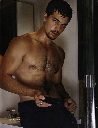 Steven Strait 14 Loading...