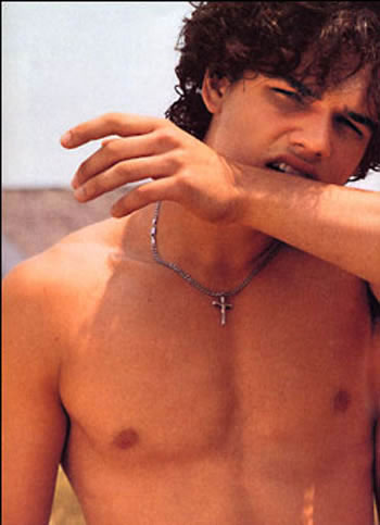 Steven Strait 6 Loading...
