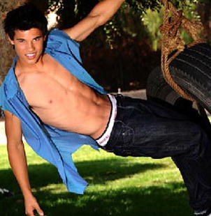 Taylor Lautner 17 Loading...