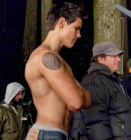 Taylor Lautner 26 Loading...