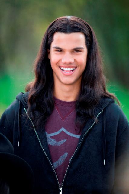 Taylor Lautner 3 Loading...