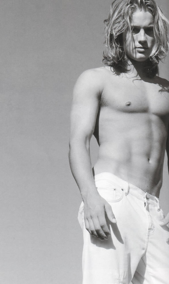 Travis Fimmel 4 Loading...